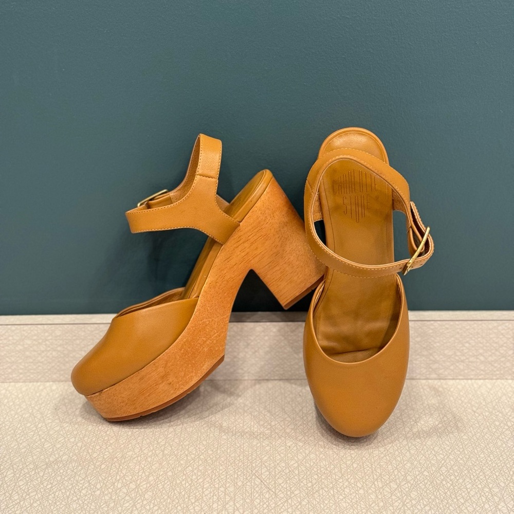 Charlotte Stone Sal Clogs In Camel Size 8